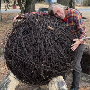 Barbed wire ball