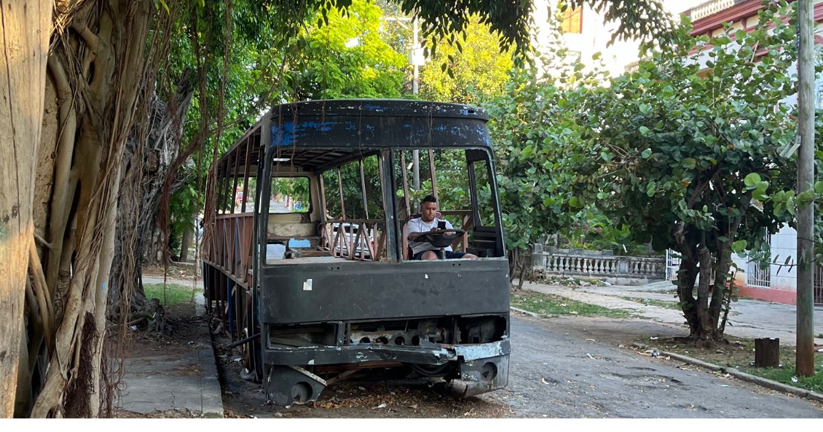 Cuba banner Cuba bus breakdown