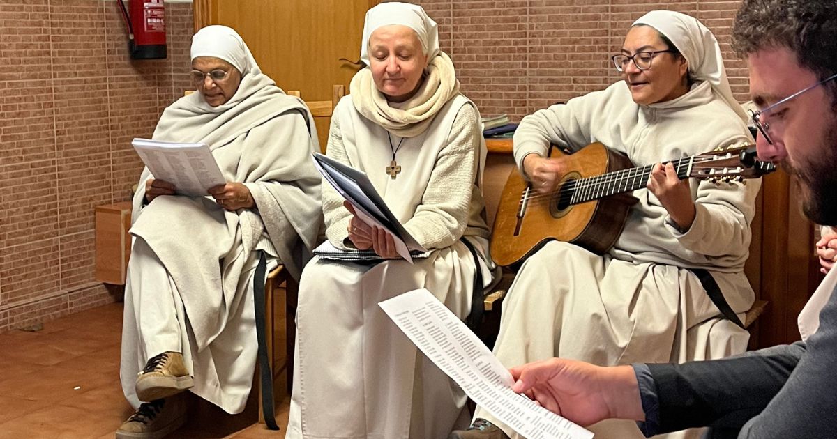 Caring banner Singing Nuns of Carrión de los Condes