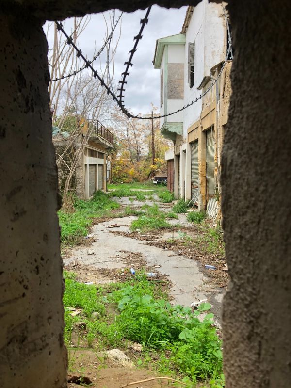 Border Peeking into the buffer zone