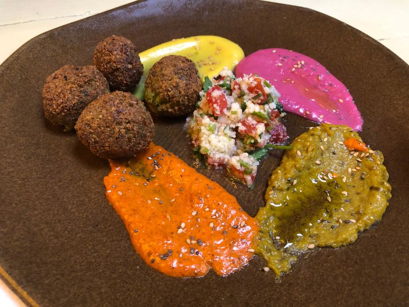 5 Falafel with sauces