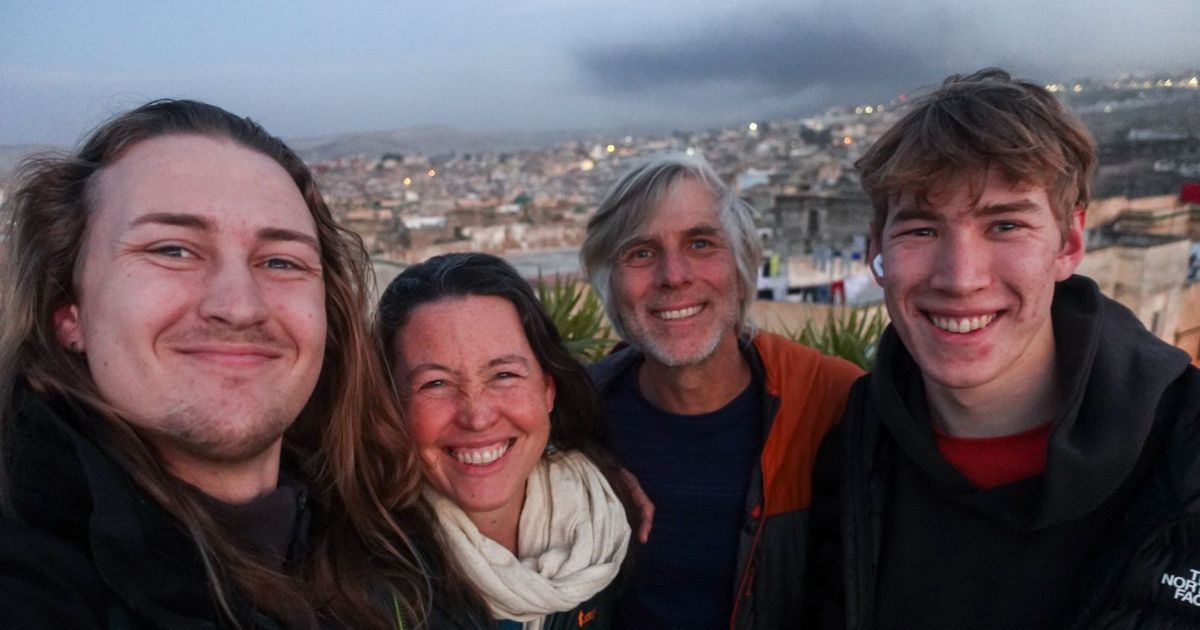 Family in Fes banner Fez