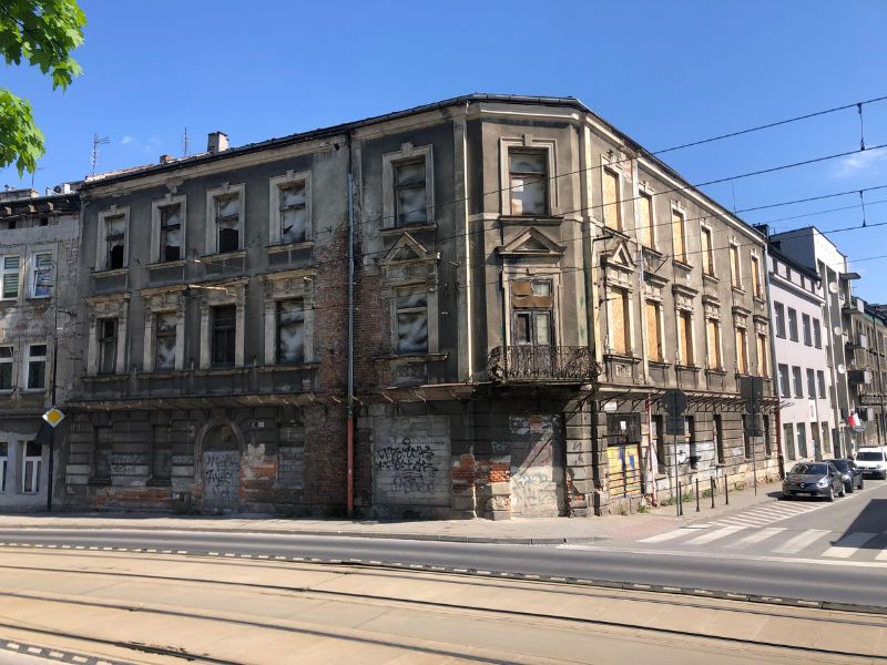 1 Residential block in the Communist model town of Nowa Huta