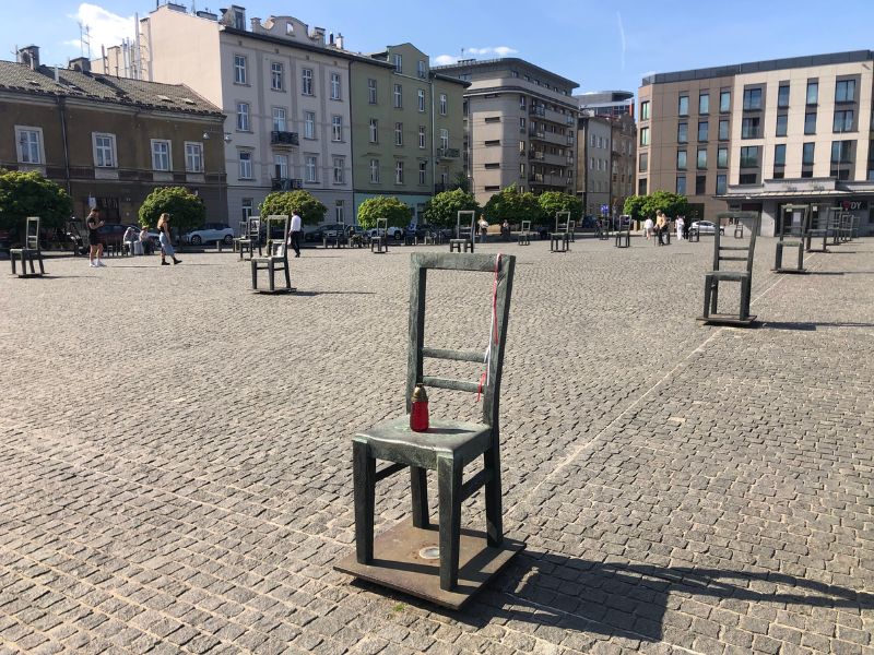 1 Ghetto Heroes Square