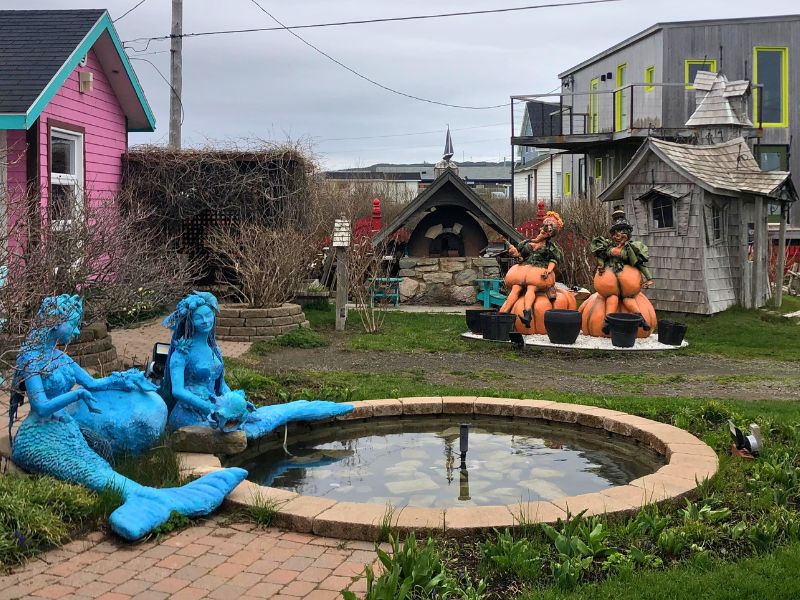 1 Creative garden sculptures