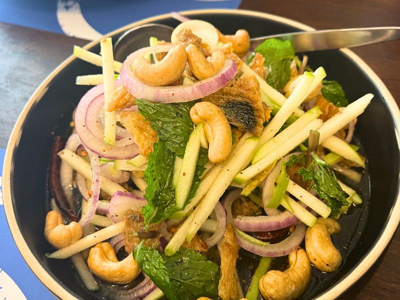 Appies: Raw mango and shrimp/crispy fish salad...