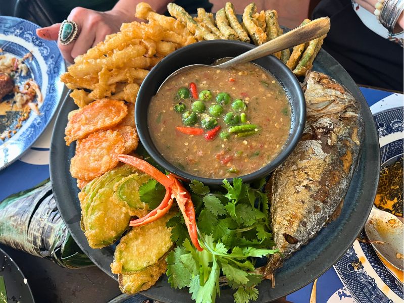 Thai mackerel with spicy dip and deep-fried vegetables