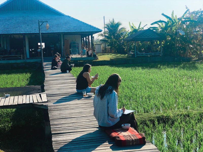 Silent breakfast at Suan Sati yoga retreat