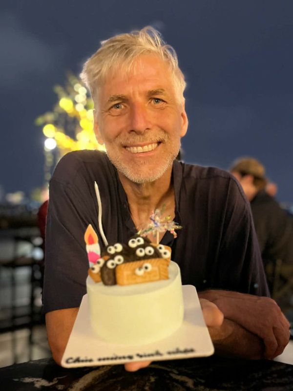 One Day in Hanoi - cake