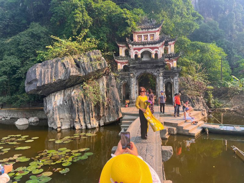 Nowhere is too sacred for a holy Insta-photo