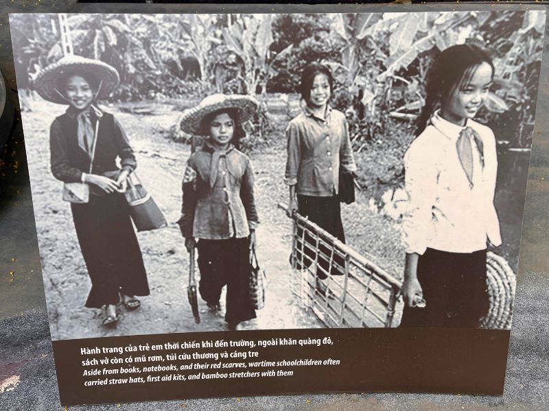 Hanoi in One Day - schoolgirls