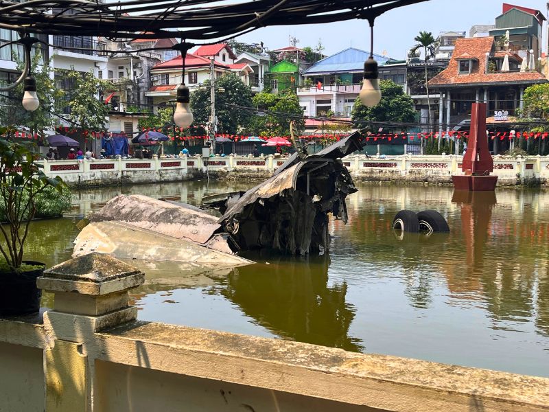 Hanoi in One Day - B52