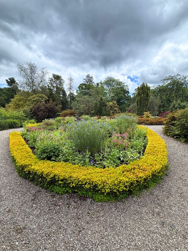 Hill House gardens
