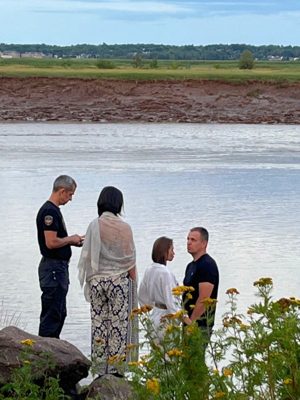 Caught a riverside proposal